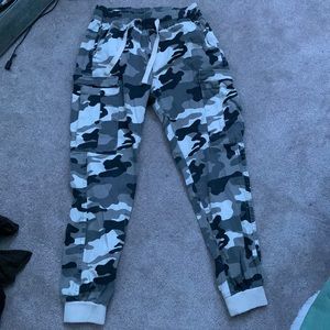 Cami cargo pants. In great condition